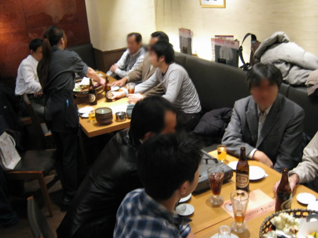 講習会終了後の懇親会の模様